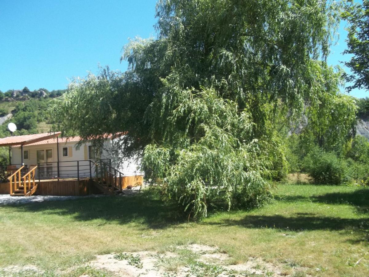 Bungalow Blieux Экстерьер фото